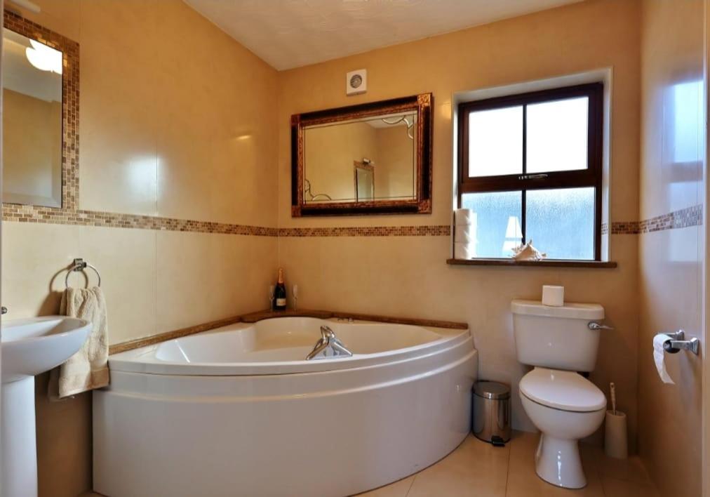 The Cliffs Of Moher Holiday House ドゥーリン エクステリア 写真